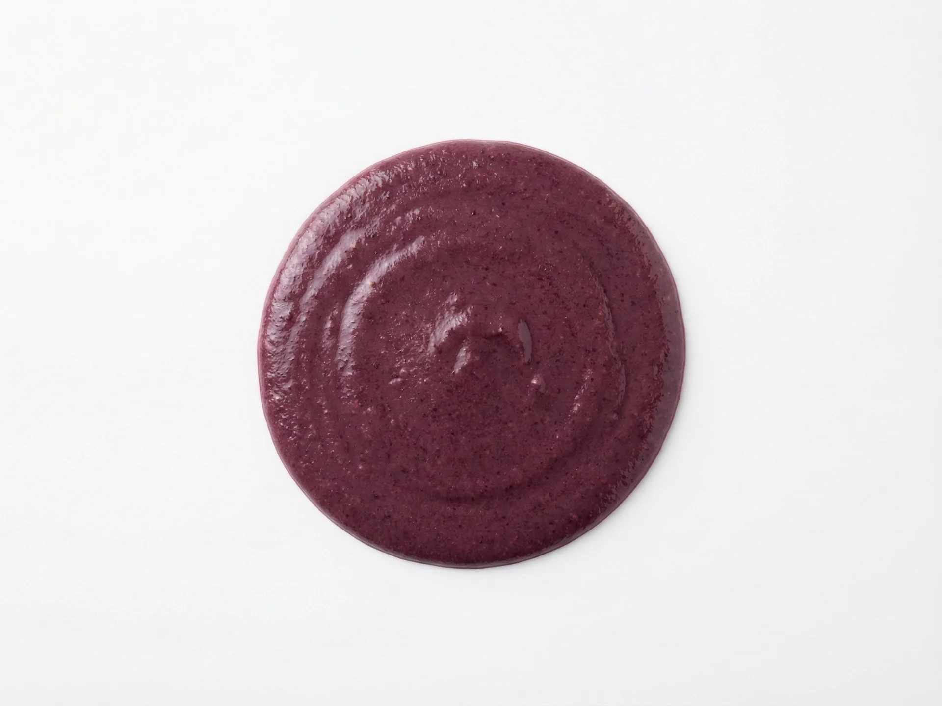 Voor baby's van 6-9 maanden bied je açai aan als een dunne puree gemengd in ander zacht voedsel. Ontdooi ingevroren açai-puree en roer een theelepel door havermout, yoghurt of gepureerd fruit zoals banaan of avocado. Je kunt ook açai-poeder mengen in moedermelk, flesvoeding of purees voor een voedingsboost.