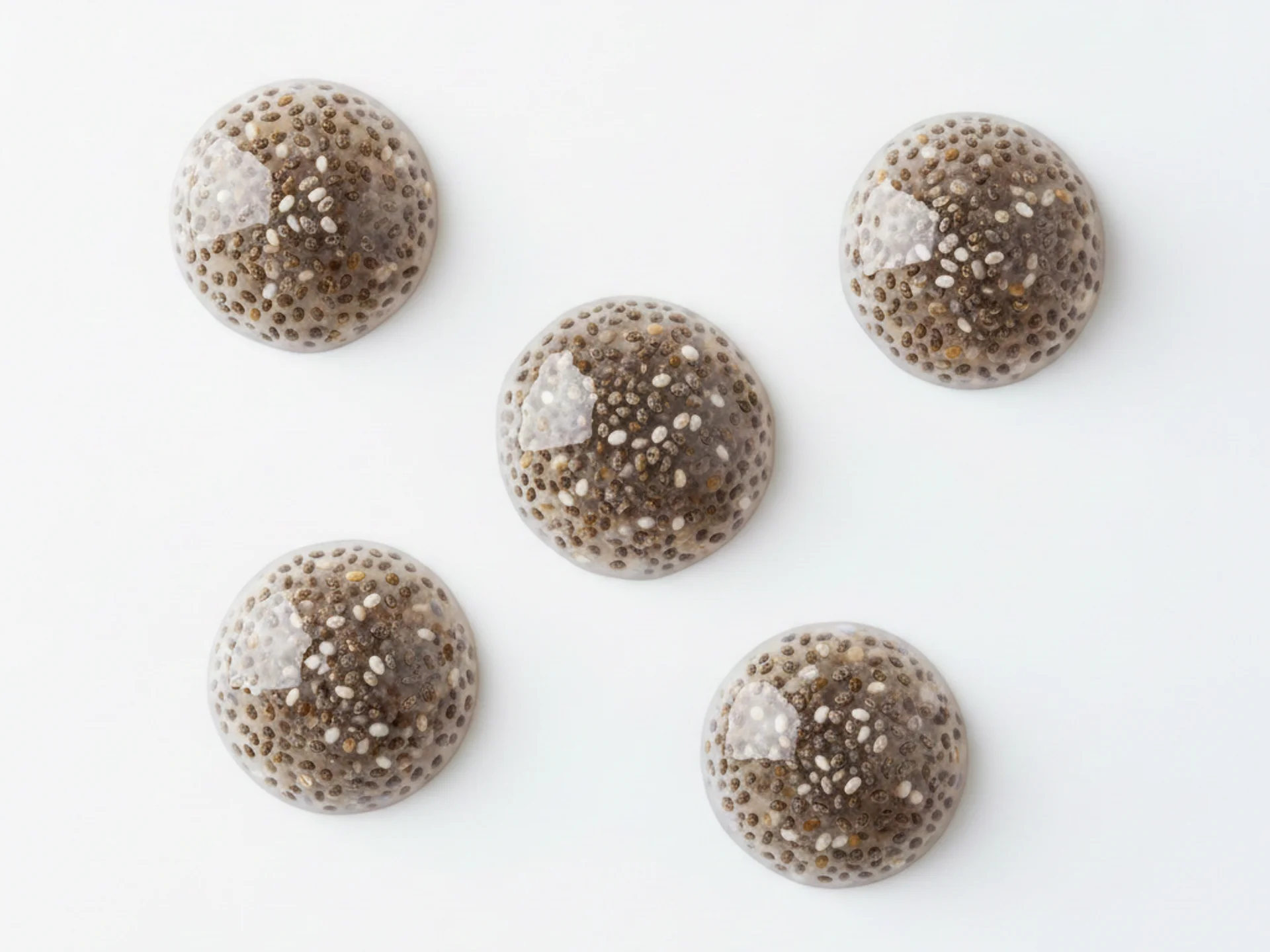 Für Kleinkinder ab 12 Monaten können Sie Chia-Gel auf verschiedene Arten verwenden, z. B. in Smoothies, Puddings oder als Ei-Ersatz beim Backen. Das Gel kann etwas dicker sein, und Sie können ganze Samen in Backwaren einarbeiten, wo sie beim Kochen weich werden.