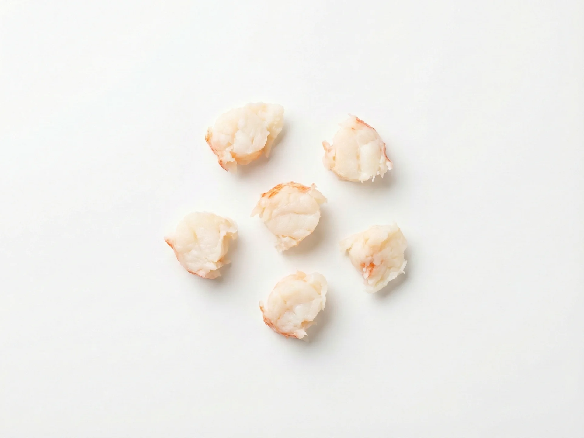 Per bambini più grandi di 18 mesi, puoi offrire piccoli pezzi a bocconcino di carne di aragosta che possono prendere da soli. Assicurati che i pezzi non siano più grandi di un pisello e siano ancora teneri. L'aragosta può essere incorporata in piatti misti come pasta o riso.