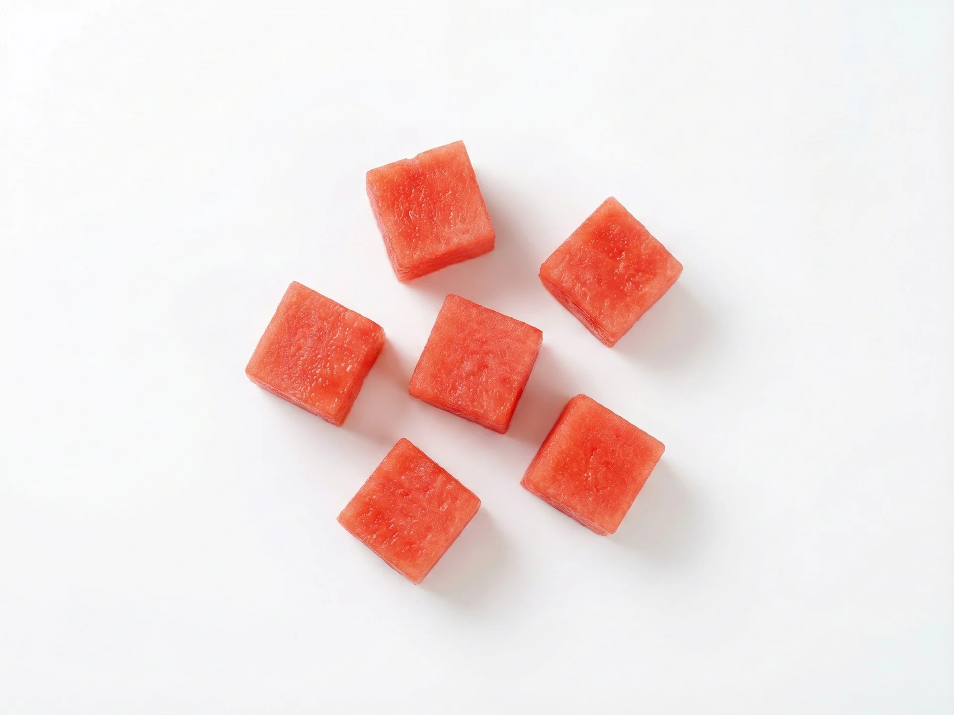 Per bambini dai 9 mesi in su, puoi offrire cubetti più piccoli (circa 1 cm) man mano che sviluppano la presa a pinza. Assicurati che i pezzi siano morbidi e senza semi per incoraggiare l'alimentazione autonoma e ridurre il rischio di soffocamento.