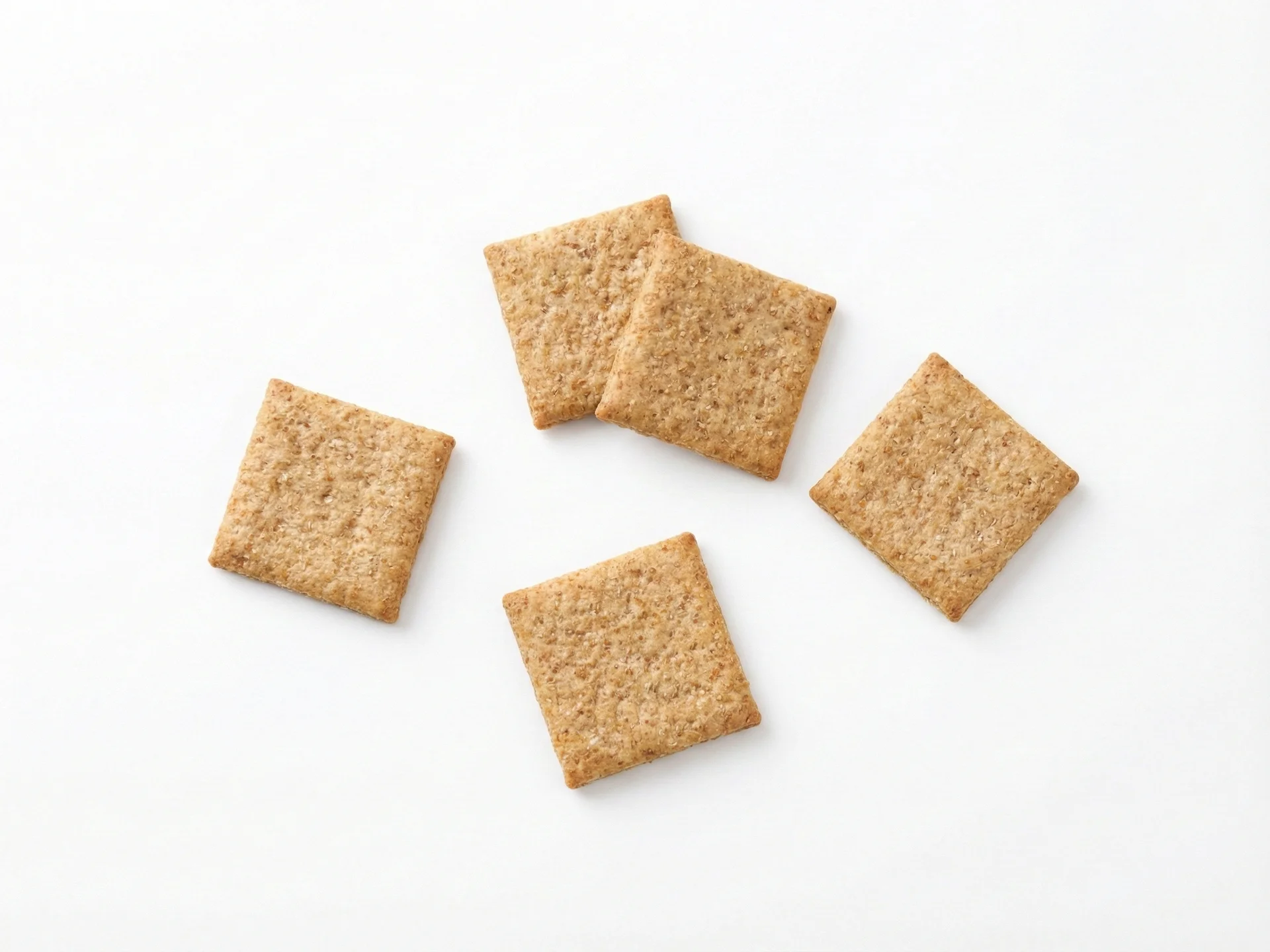 Les tout-petits peuvent profiter d'une plus grande variété d'aliments à base de blé, y compris des crackers complets, des sandwichs et des plats plus élaborés. Privilégiez les options à grains entiers pour un apport nutritionnel accru et continuez à éviter les textures trop dures ou collantes qui pourraient présenter un risque d'étouffement.